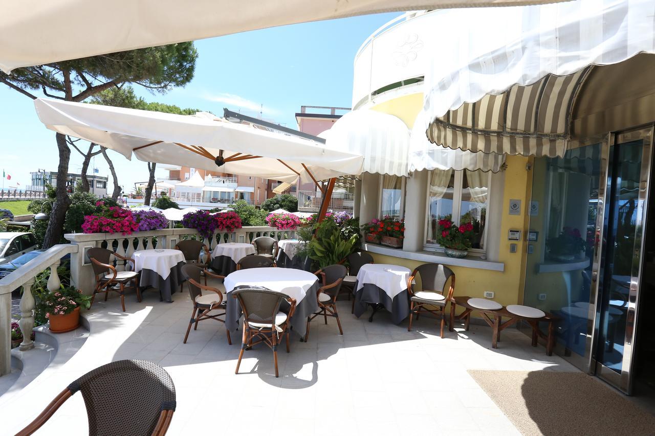 Hotel Le Lampare Caorle Exterior photo